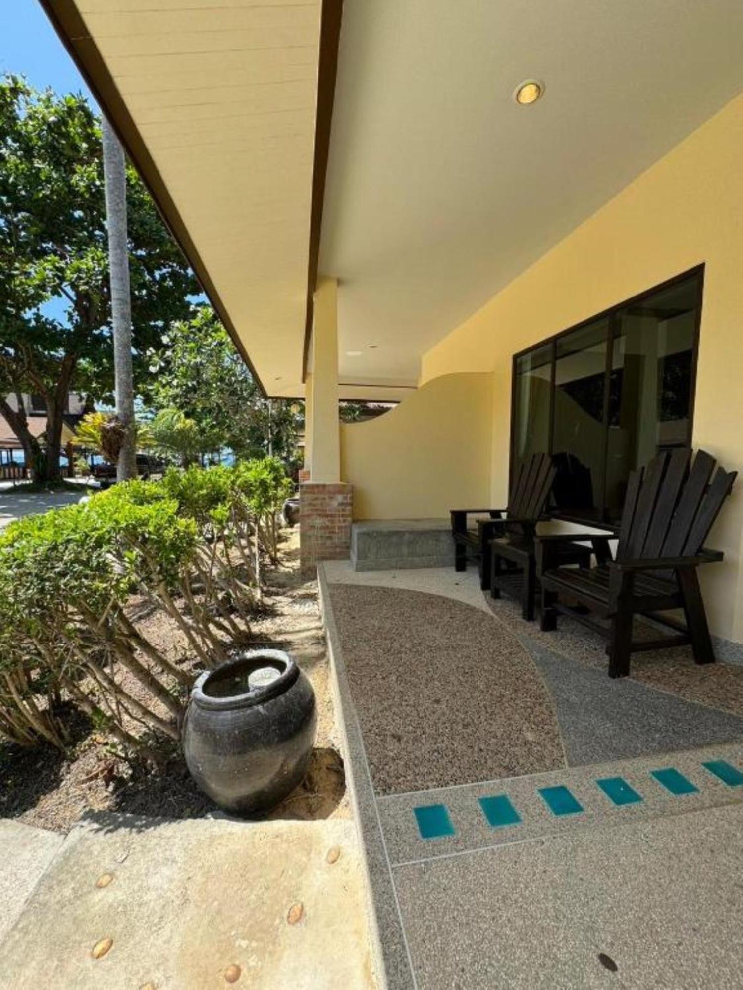 Beach Bungalow At Lanta Resort Koh Lanta Exterior photo
